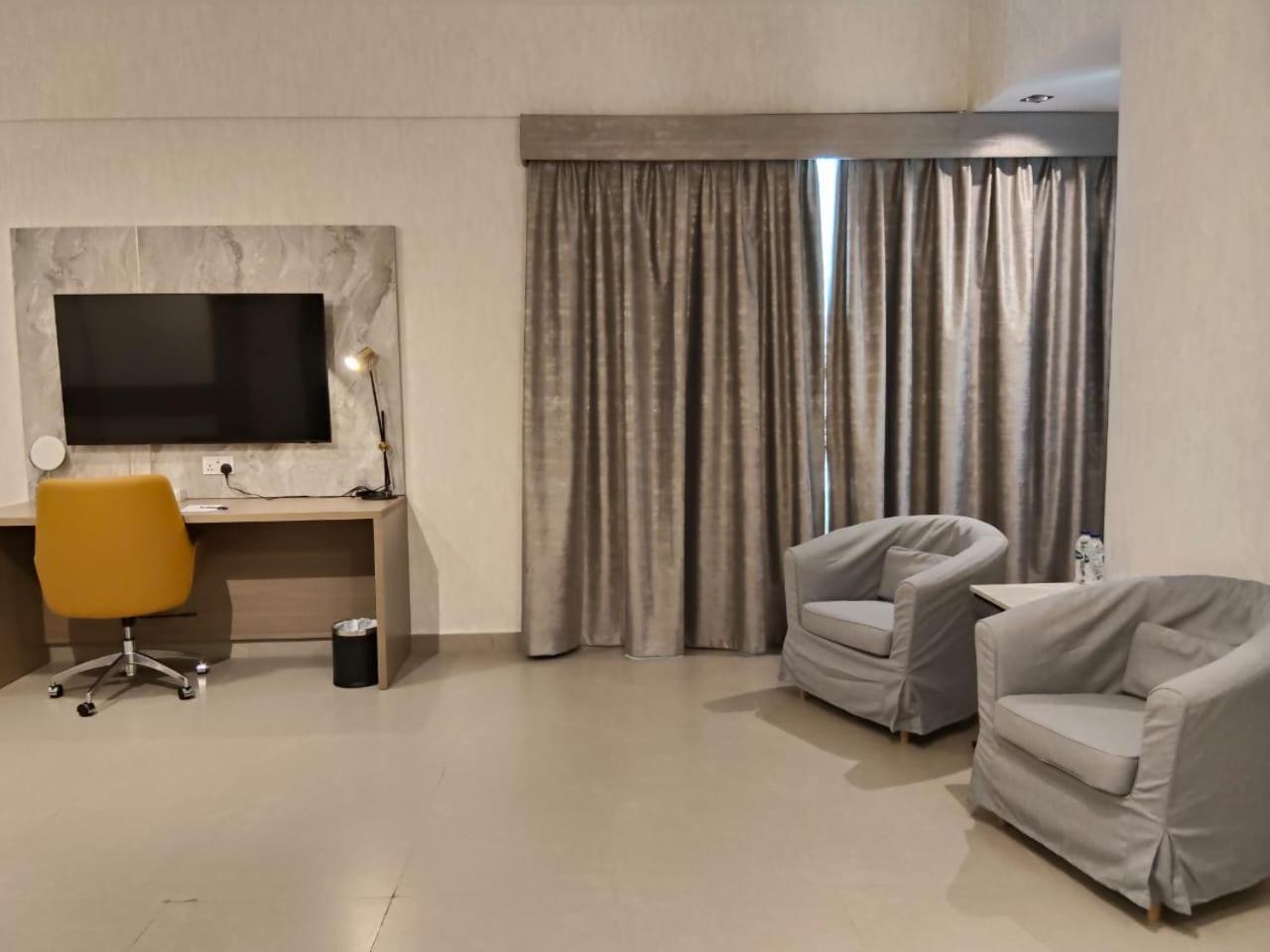 Vogo Grand Hotel Formerly Best Western Plus Hotel Dubai Academic City מראה חיצוני תמונה